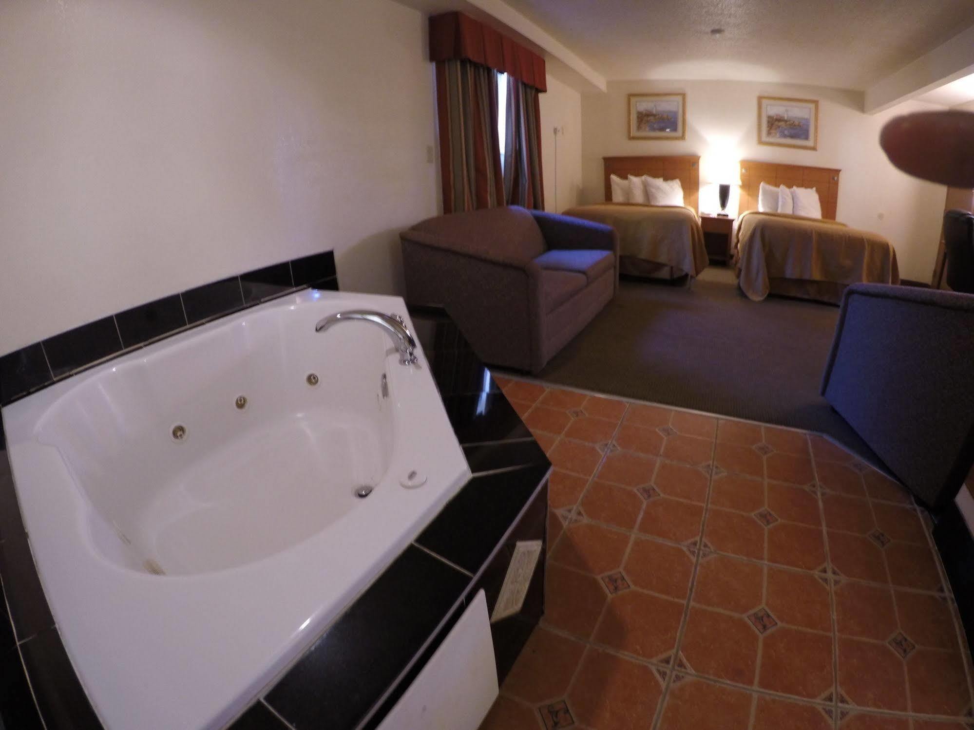 Rodeway Inn Point Pleasant Beach Екстериор снимка